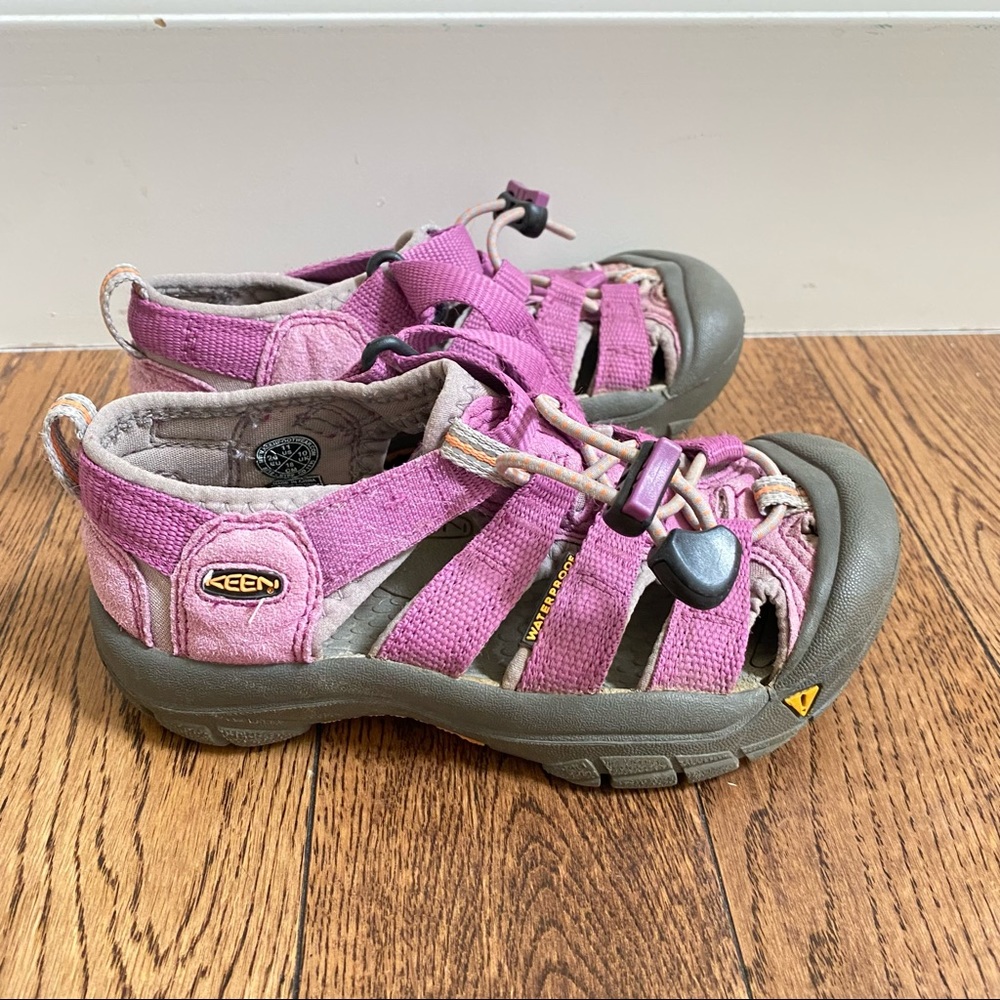 Pre-Loved Keen Waterproof Sandals sz 11